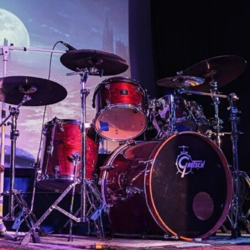 professional-drummer-stage-shot-of-Darren-Elliott's-Gretsch-fusion-drumset